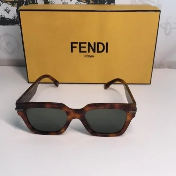 NEW Authentic Fendi FE40078I 52N Sunglasses – Havana / Green Glasses